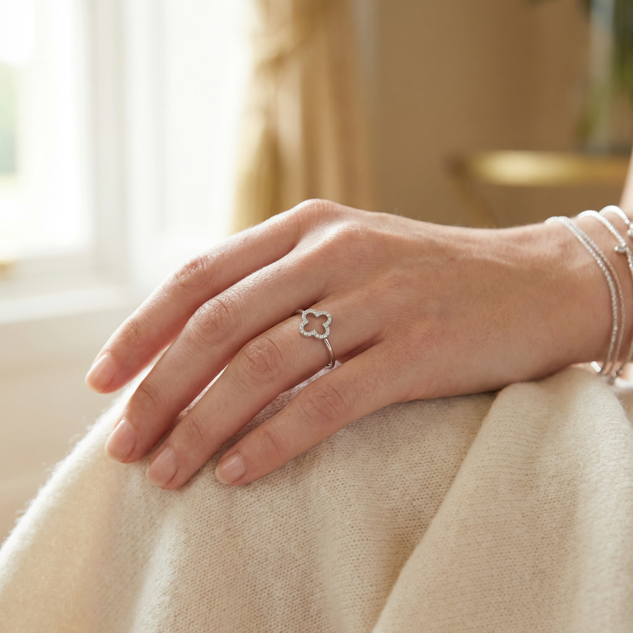 Bague Trèfle portée