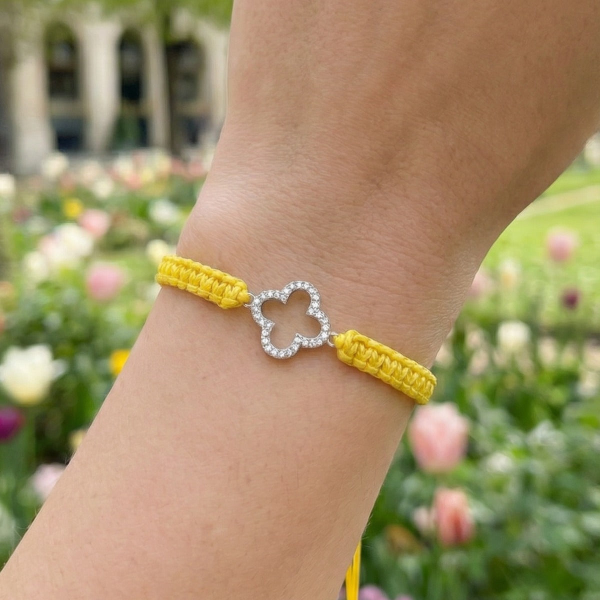 Bracelet Macramé Trèfle Jaune — Jardin parisien
