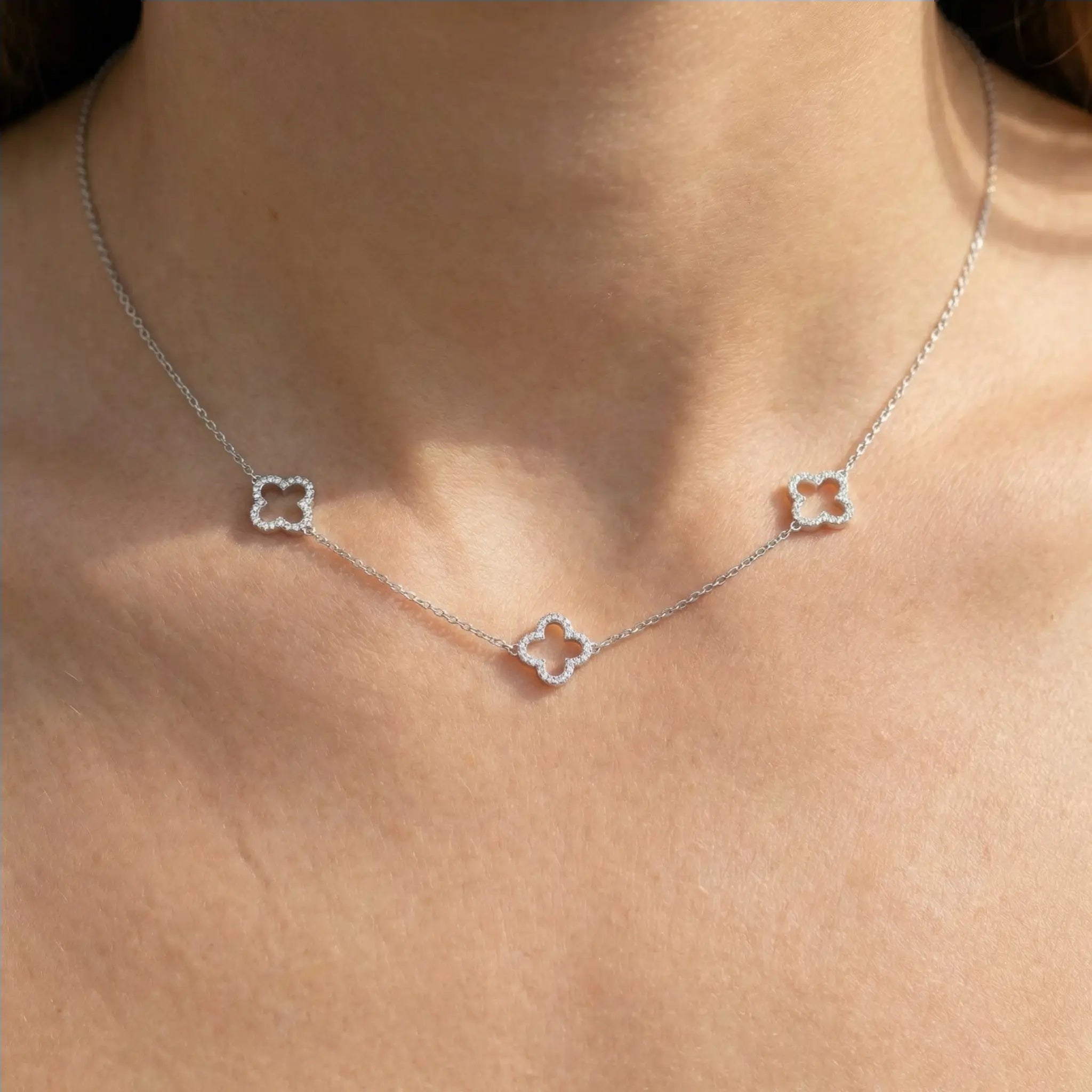 Collier Trèfle porté