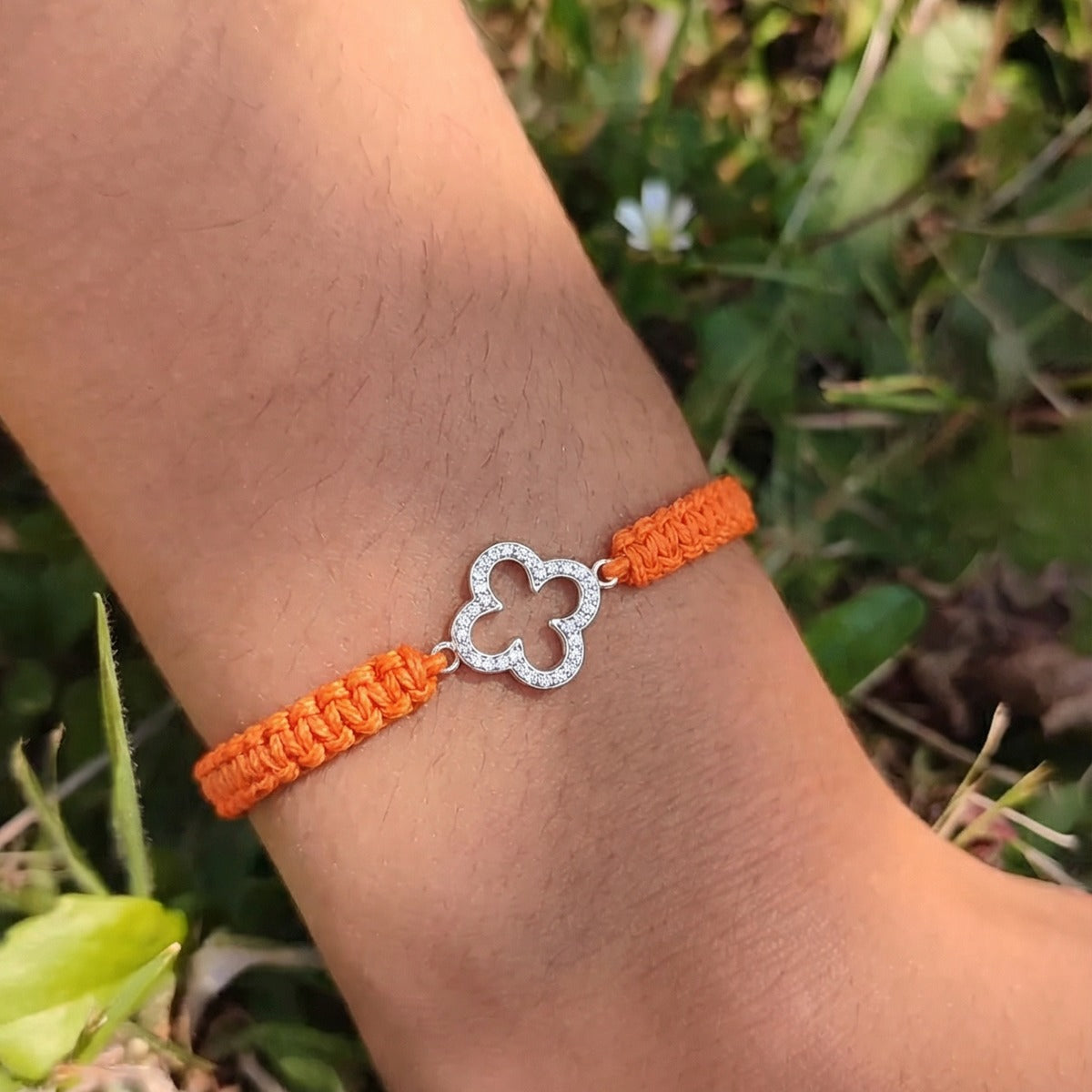 Bracelet Macramé Trèfle Orange — Golden hour Seine