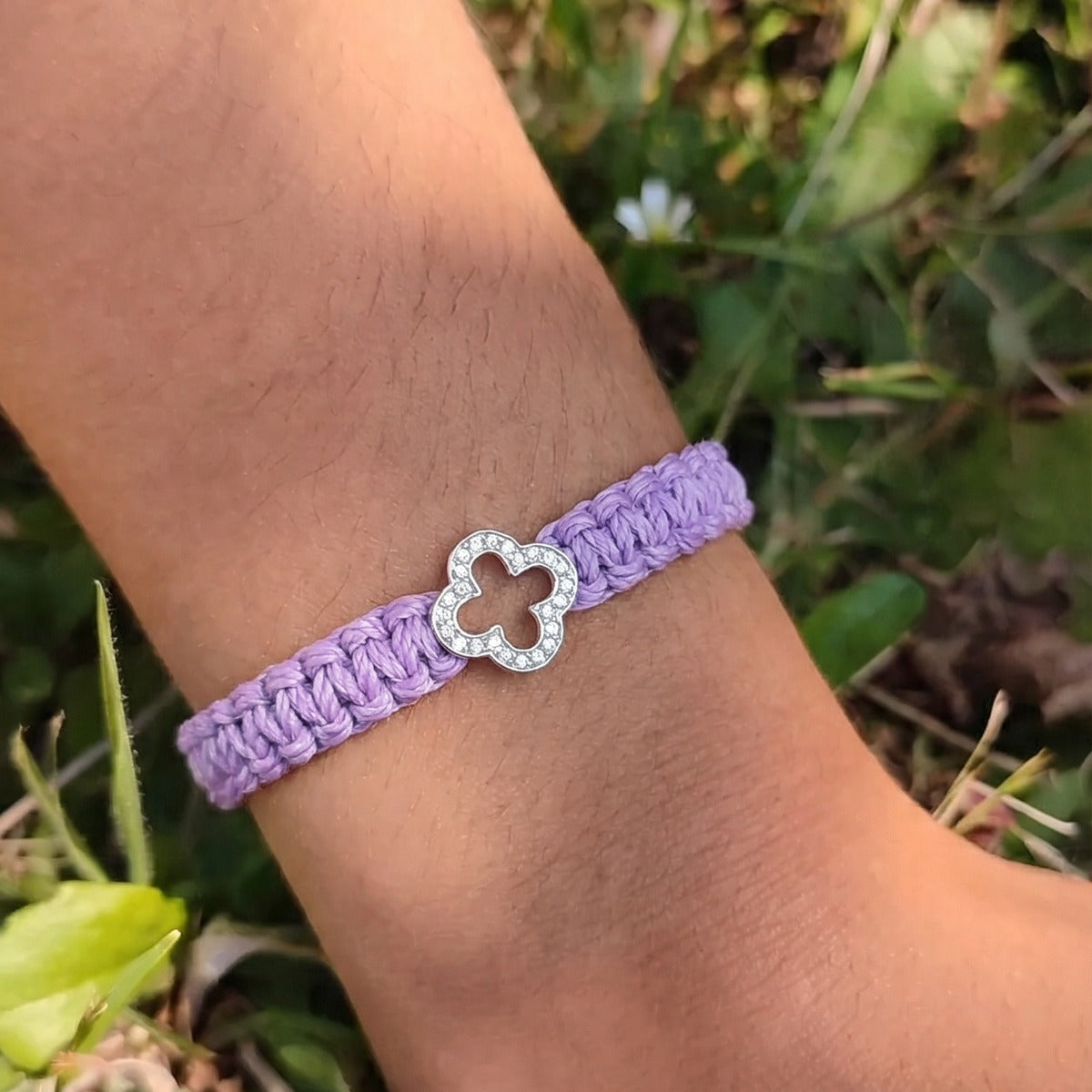 Bracelet Macramé Trèfle Lilas — Appartement parisien